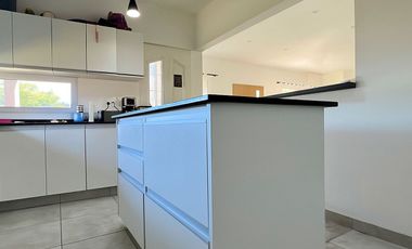 ALQUILER CASA 4 AMBIENTES CON PILETA SAN SEBASTIAN