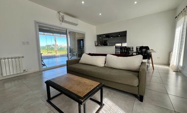 ALQUILER CASA 4 AMBIENTES CON PILETA SAN SEBASTIAN