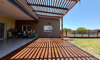 ALQUILER CASA 4 AMBIENTES CON PILETA SAN SEBASTIAN