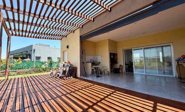 ALQUILER CASA 4 AMBIENTES CON PILETA SAN SEBASTIAN