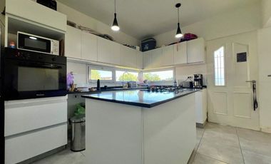 ALQUILER CASA 4 AMBIENTES CON PILETA SAN SEBASTIAN