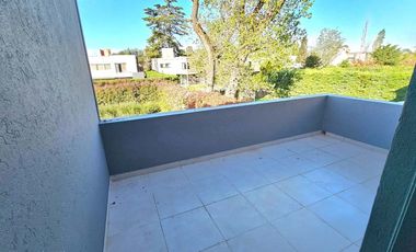 VENTA CASA 4 AMB PILETA AMOBLADA HARAS M. VICTORIA