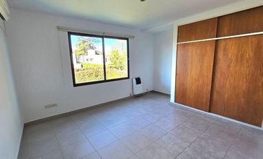 VENTA CASA 4 AMB PILETA AMOBLADA HARAS M. VICTORIA