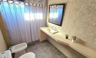 VENTA CASA 4 AMB PILETA AMOBLADA HARAS M. VICTORIA