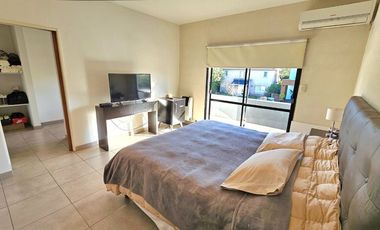 VENTA CASA 4 AMB PILETA AMOBLADA HARAS M. VICTORIA