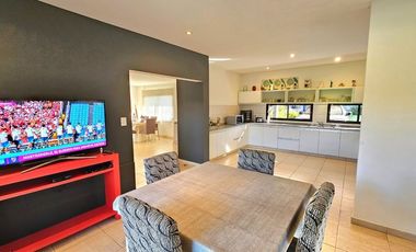 VENTA CASA 4 AMB PILETA AMOBLADA HARAS M. VICTORIA