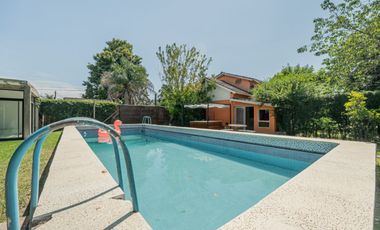 Alquiler casa quinta Benavidez de 1120 m2 c/pileta