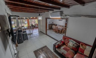 Alquiler casa quinta Benavidez de 1120 m2 c/pileta