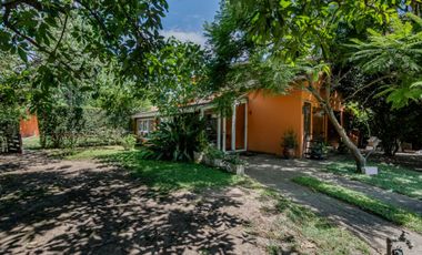 Alquiler casa quinta Benavidez de 1120 m2 c/pileta