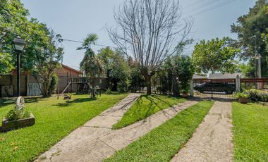 Alquiler casa quinta Benavidez de 1120 m2 c/pileta