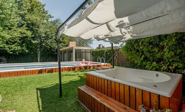 Alquiler casa quinta Benavidez de 1120 m2 c/pileta