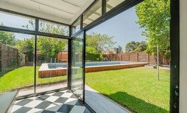 Alquiler casa quinta Benavidez de 1120 m2 c/pileta