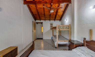 Alquiler casa quinta Benavidez de 1120 m2 c/pileta