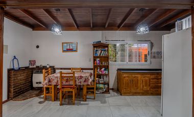 Alquiler casa quinta Benavidez de 1120 m2 c/pileta