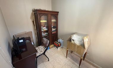 CASA INTERNA SOBRE AVENIDA C/ COCHERA