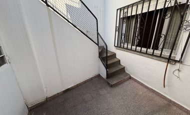 CASA INTERNA SOBRE AVENIDA C/ COCHERA