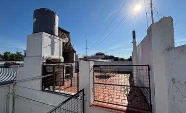 CASA INTERNA SOBRE AVENIDA C/ COCHERA