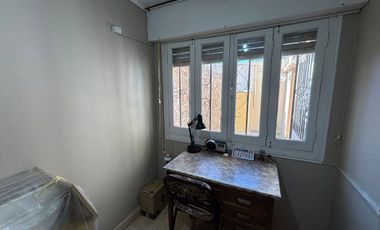 CASA INTERNA SOBRE AVENIDA C/ COCHERA