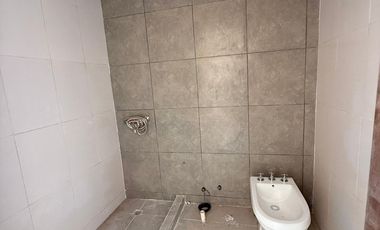 VENTA DPTO EN POZO 1 DORM. FRENTE HOTEL TOTEM