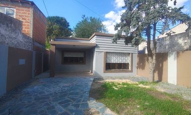 VENTA CASA 3 AMBIENTES REFACCIONADA ACEPTA PERMUTA