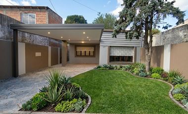 VENTA CASA 3 AMBIENTES REFACCIONADA ACEPTA PERMUTA