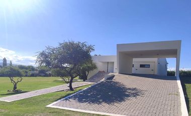 ALQUILER CASA 4 DOR PREMIUM EN B° CAUSANA