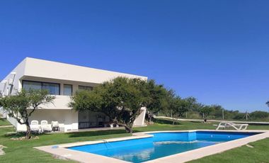 ALQUILER CASA 4 DOR PREMIUM EN B° CAUSANA