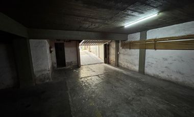 VENTA COCHERA en SAN ISIDRO