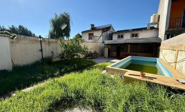 VENTA DE CASA 4 AMBIENTES EN BELLA VISTA