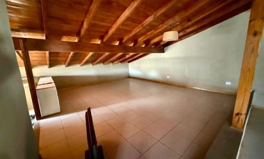 VENTA DE CASA 4 AMBIENTES EN BELLA VISTA