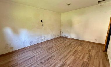 VENTA DE CASA 4 AMBIENTES EN BELLA VISTA
