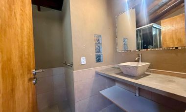 VENTA DE CASA 4 AMBIENTES EN BELLA VISTA