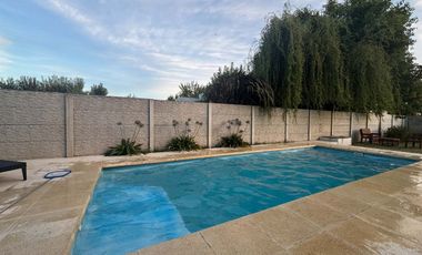 CASA EN VENTA EN BRAGADO CON PILETA