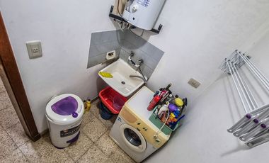 CASA 3 AMBIENTES VENTA LOBOS CON JARDIN Y QUINCHO
