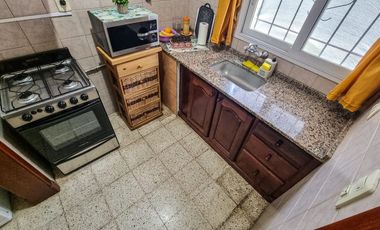 CASA 3 AMBIENTES VENTA LOBOS CON JARDIN Y QUINCHO