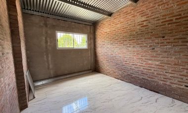 CASA QUINTA DE 3 DORM., 3 COCHERAS EN VENTA, RUTA1