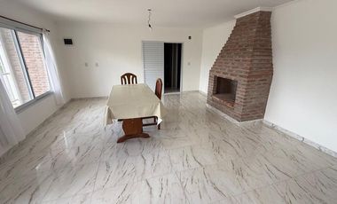 CASA QUINTA DE 3 DORM., 3 COCHERAS EN VENTA, RUTA1