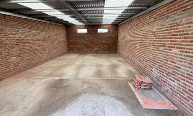 CASA QUINTA DE 3 DORM., 3 COCHERAS EN VENTA, RUTA1