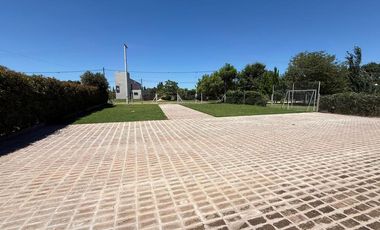 CASA QUINTA DE 3 DORM., 3 COCHERAS EN VENTA, RUTA1