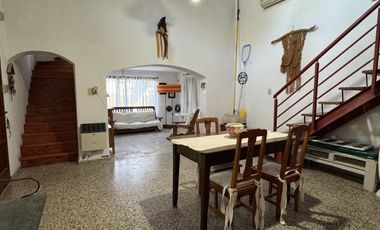 SE VENDE CASA QUINTA SOBRE EL RIO