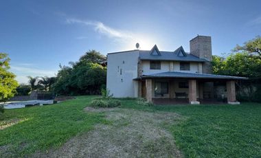 SE VENDE CASA QUINTA SOBRE EL RIO