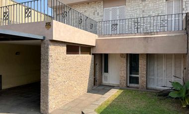 VENTA CASA 3 DORMITORIOS CON PATIO CASILDA CENTRO