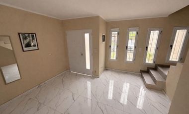 CASA EN VENTA GLEW 2 AMBIENTES