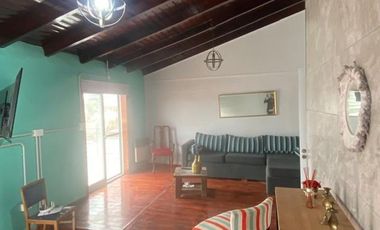 VENTA CASA 4 DORMITORIOS MAS DEPTO.