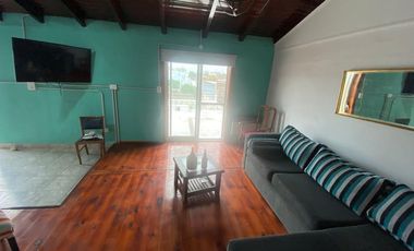 VENTA CASA 4 DORMITORIOS MAS DEPTO.
