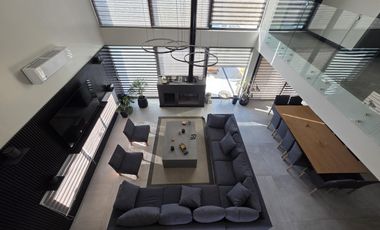 Casa Moderna Minimalista en Puerto Nizuc con lote al agua