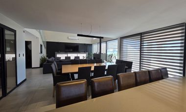 Casa Moderna Minimalista en Puerto Nizuc con lote al agua