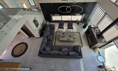 Casa Moderna Minimalista en Puerto Nizuc con lote al agua