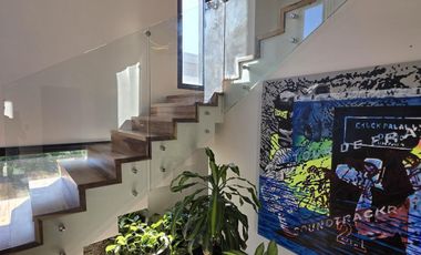 Casa Moderna Minimalista en Puerto Nizuc con lote al agua