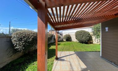 CASA PARA USO COMERCIAL O PROFESIONAL EN BARRIO CENTENARIO.